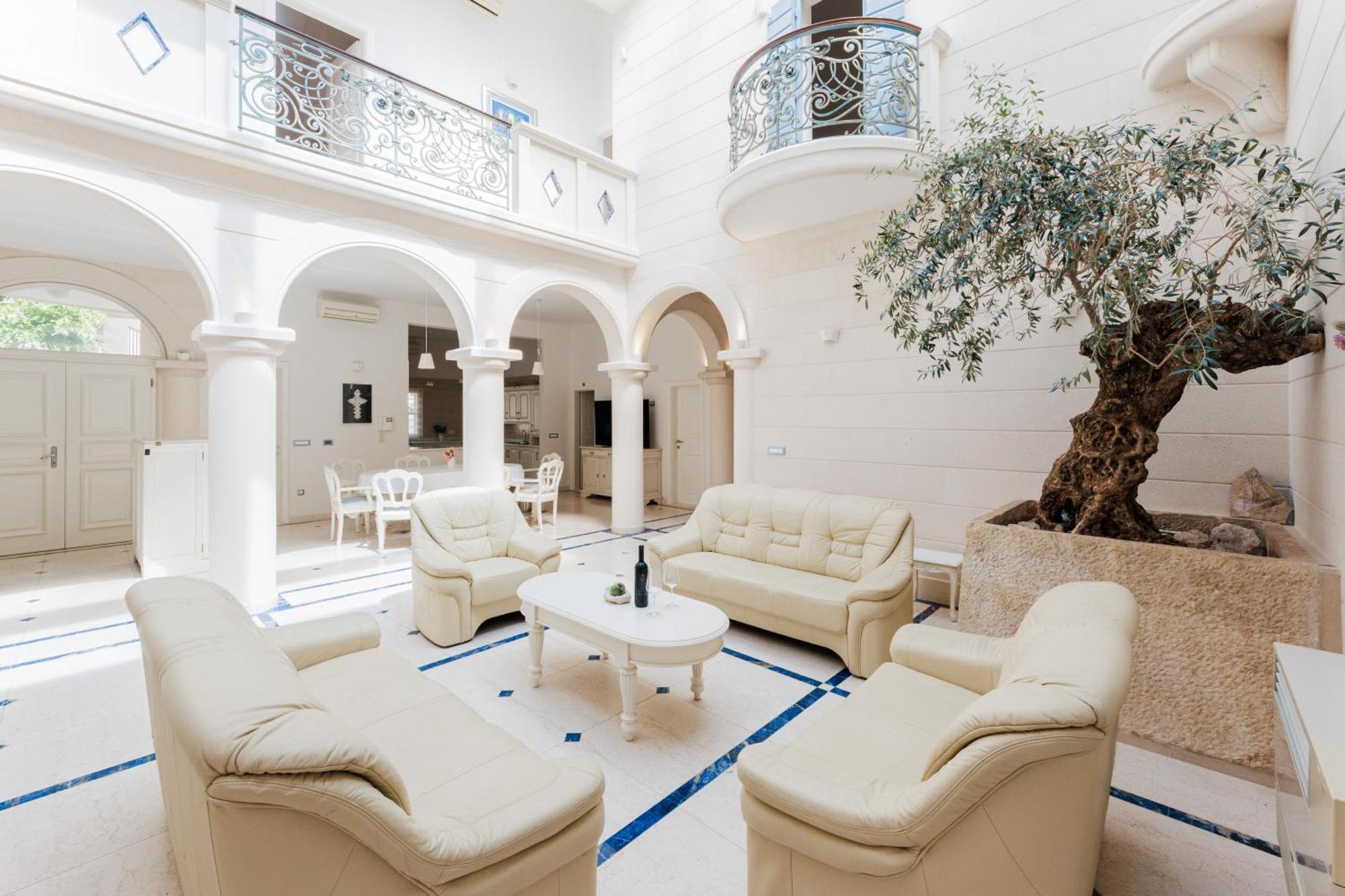Atrium * Makarska